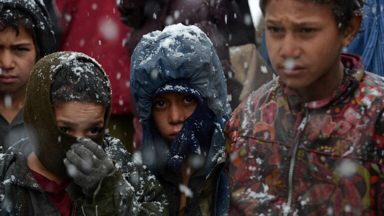 Binnenvertriebene Kinder in Afghanistan sind im Winter schutzlos