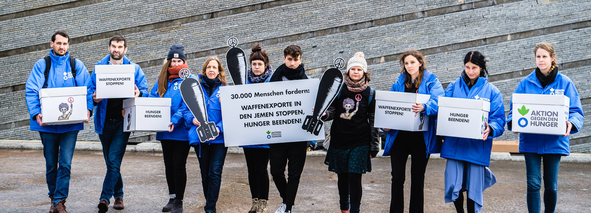 Das Team von Aktion gegen den Hunger fordert weiter: Waffenexporte zu stoppen und Hunger zu beenden! Das Team von Aktion gegen den Hunger fordert weiter: Waffenexporte zu stoppen und Hunger zu beenden!