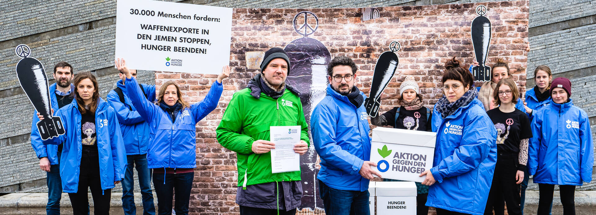 Übergabe der Petition an Wirtschaftsministerium: Gegen Waffenexporte an Jemenkriegsparteien Übergabe der Petition an Wirtschaftsministerium: Gegen Waffenexporte an Jemenkriegsparteien