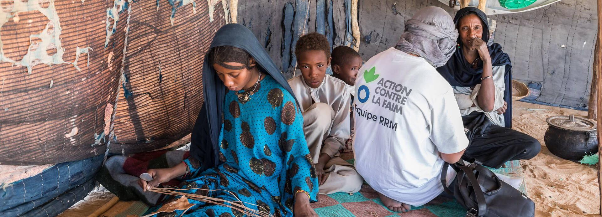 Humanitäre Hilfe in Niger Aktion gegen den Hunger leistet humanitäre Hilfe in Niger