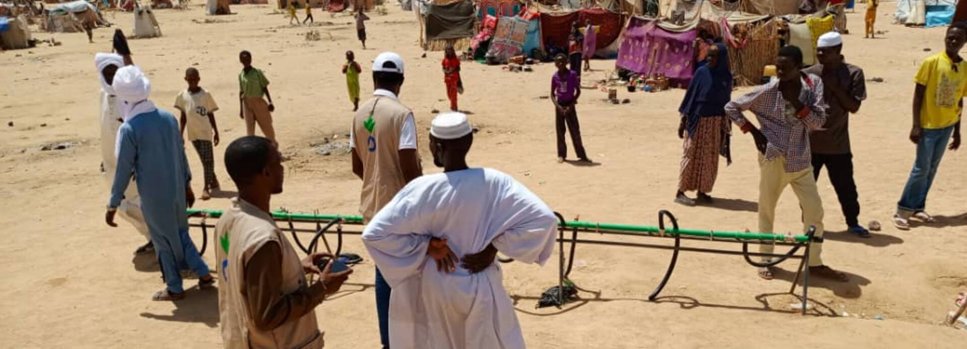 Tausende sudanesische Geflüchtete erreichen die Grenze zum Tschad und suchen Schutz vor Gewalt. Aktion gegen den Hunger leistet Nothilfe in den Lagern der Provinz Wadi Fira.
