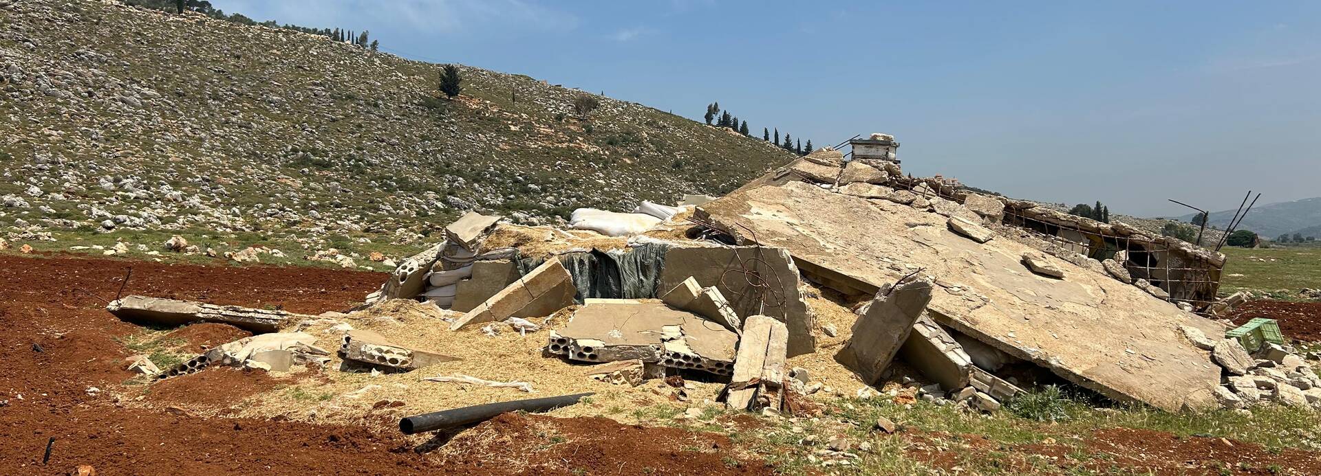 Zerstörtes Gewächshaus in Bent Jbeil, Gouvernement Nabatieh (Libanon)