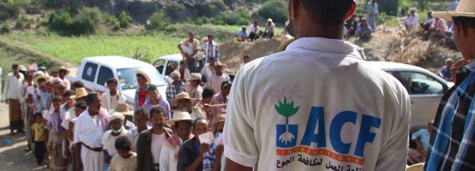 Mitarbeitende von Aktion gegen den Hunger helfen Menschen im Jemen