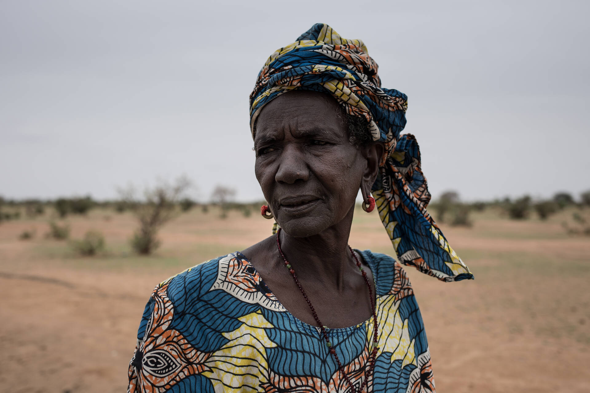 Leben mit Wetterextremen: Frau im Senegal Leben mit Wetterextremen: Frau im Senegal