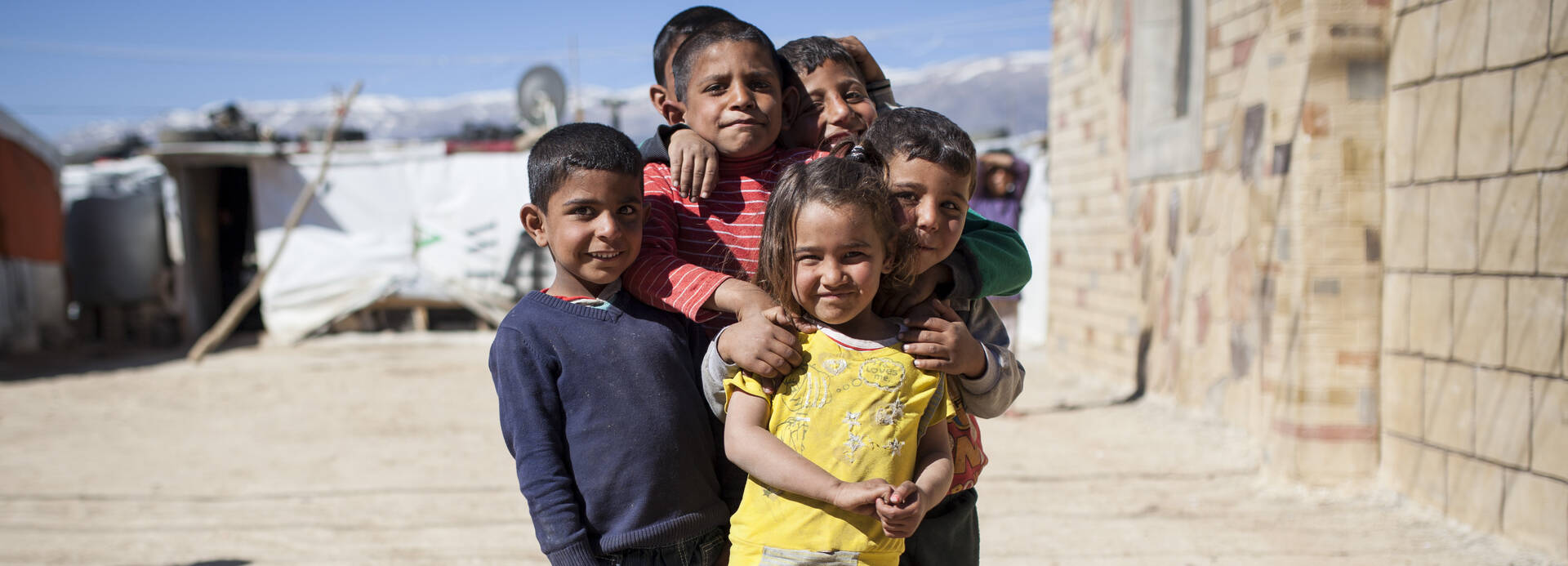 Eine Gruppe Syrischer Flüchtlingskinder in einem Camp in Libanon. Eine Gruppe Syrischer Flüchtlingskinder in einem Camp in Libanon.