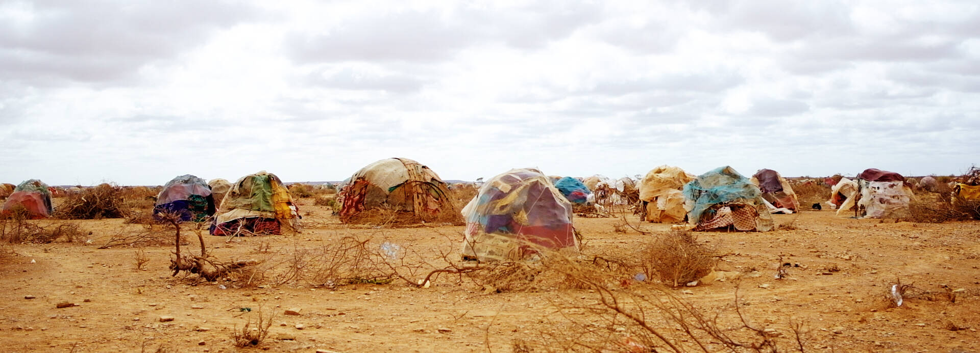 Eine Siedlung inmitten der kargen Landschaft Somalias