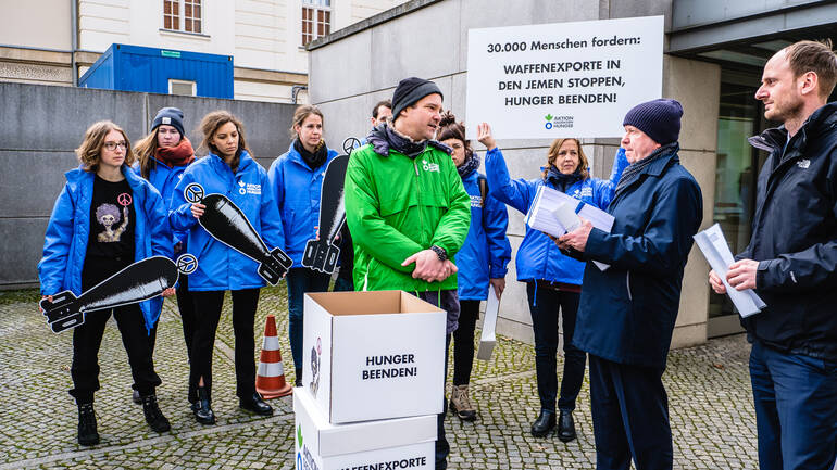 Übergabe unserer Jemen-Petition an das Bundeswirtschaftsministerium.