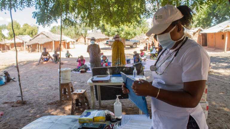 Mitarbeiterin von Aktion gegen den Hunger in Madagaskar