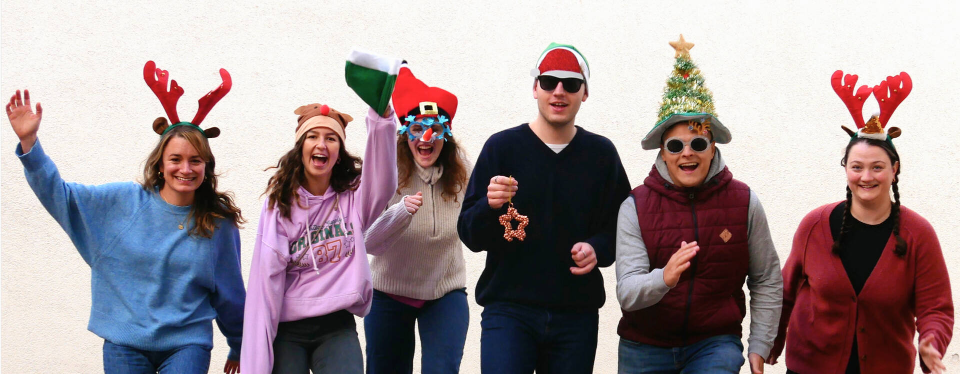Das Team von Schulen gegen den Hunger freut sich auf ein neues weihnachtliches Schulprojekt. Das Team von Schulen gegen den Hunger freut sich auf ein neues weihnachtliches Schulprojekt