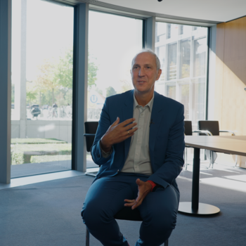 Der Abgeordnete Christoph Schmidt bei einem Interview