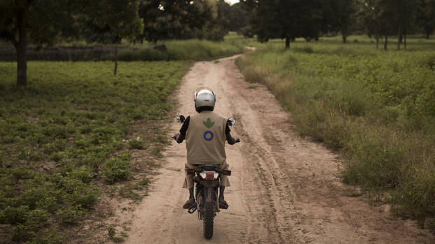 Moped auf Feldweg
