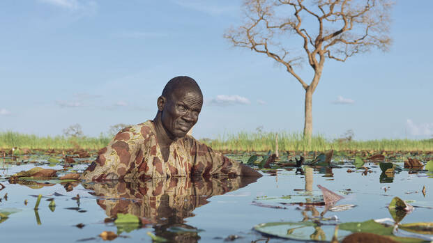 Mann im Wasser: Überschwemmungen im Südsudan