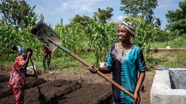 Teilnehmende des von Aktion gegen den Hunger unterstützten Projekts "Rural Agricultural Training Centre" (CFAR) lernen Landparzellen zu organisieren