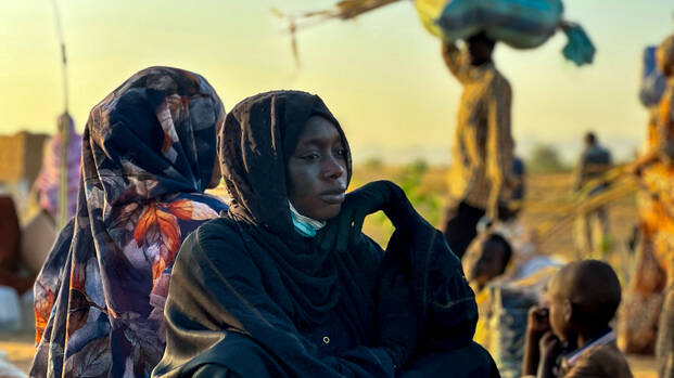 Eine aus Al-Faschir in der vom Krieg zerrütteten Region Darfur vertriebene Frau sucht Zuflucht im 60 Kilomater entfernten Tawila. Eine aus Al-Faschir in der vom Krieg zerrütteten Region Darfur vertriebene Frau sucht Zuflucht im 60 Kilomater entfernten Tawila.