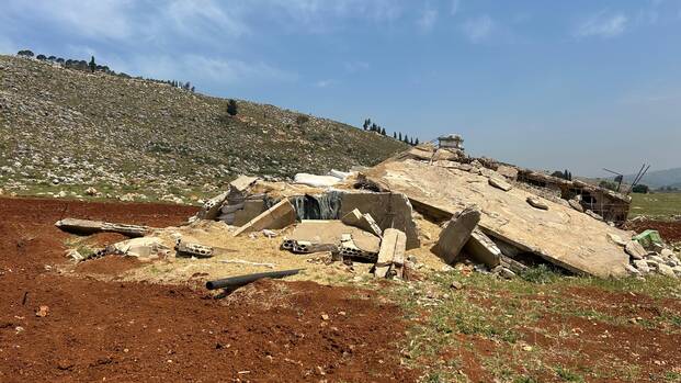Zerstörtes Gewächshaus in Bent Jbeil, Gouvernement Nabatieh (Libanon) Zerstörtes Gewächshaus in Bent Jbeil, Gouvernement Nabatieh (Libanon)