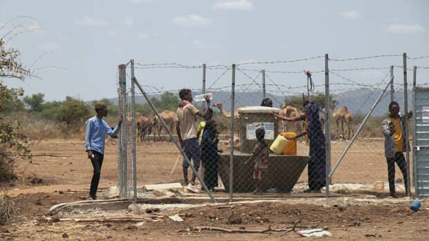 Die erneuerte Wasserstelle in Hobok versorgt täglich Hunderte Menschen und Tiere mit sauberem Trinkwasser.