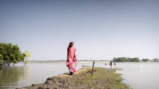 Riku Sana ist Mitglied und Leiterin einer Gemeinschaftsgruppe in der von der Klimakrise stark betroffenen Region Satkhira in Bangladesch.