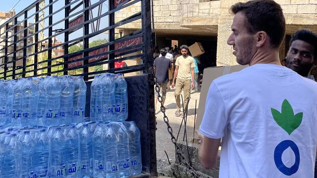 Aktion gegen den Hunger unterstützt im Libanon mit Wasser und grundlegenden Hilfsgütern.
